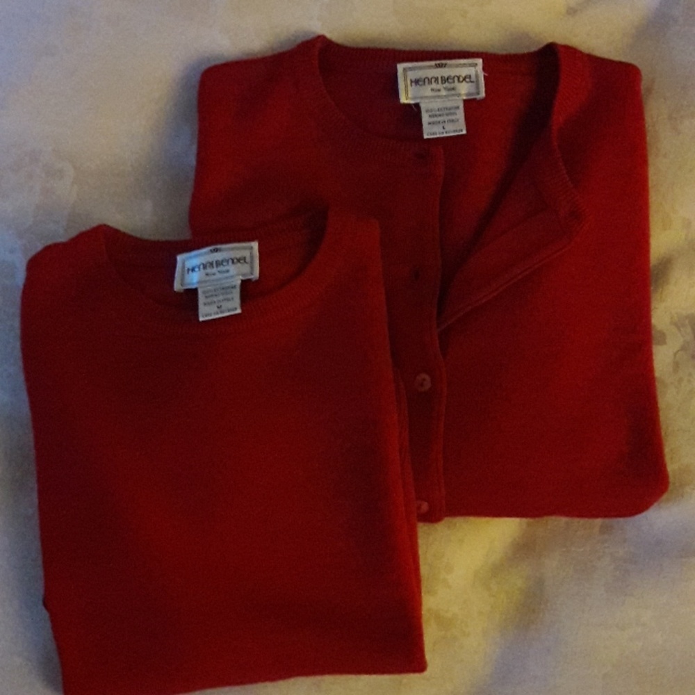 COLLECTABLE HENRI BENDEL NYC  SWEATER SET